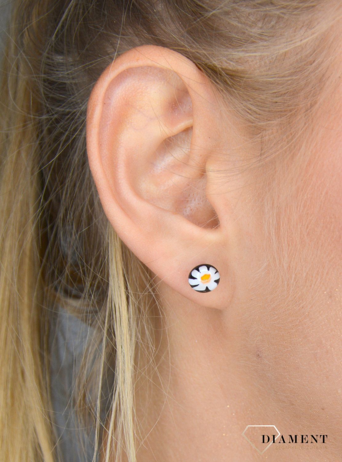 Kolczyki szkło weneckie czarne z białym kwiatem Murano 03.jpg